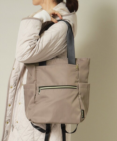 ITS'DEMO（イッツデモ）の「◆【キャリーオン可／6ポケット】撥水ポリ2WAYリュック型トート（バックパック/リュック・レディース・アイボリー/ブラック/ナチュラル・00）」の3枚目の写真