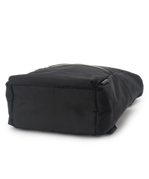 ITS'DEMO（イッツデモ）の「◆【キャリーオン可／6ポケット】撥水ポリ2WAYリュック型トート（バックパック/リュック・レディース・アイボリー/ブラック/ナチュラル・00）」の16枚目の写真