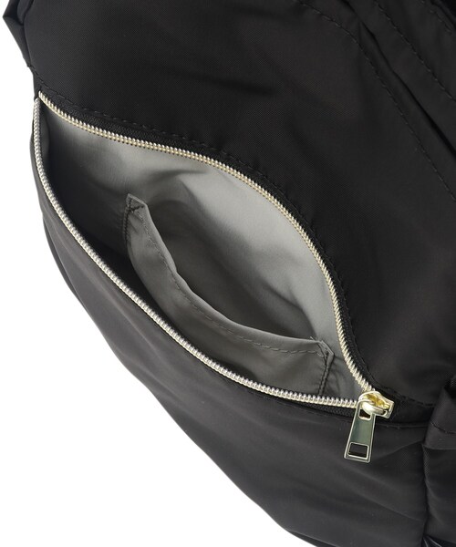 ITS'DEMO（イッツデモ）の「◆【キャリーオン可／6ポケット】撥水ポリ2WAYリュック型トート（バックパック/リュック・レディース・アイボリー/ブラック/ナチュラル・00）」の22枚目の写真