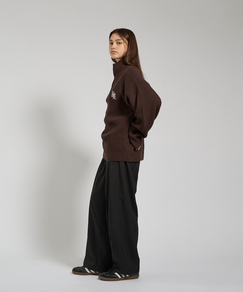 kutir(クティール)の「LOGO VOLUME HALF ZIP KNIT/ロゴボリュームハーフジップニット(ニット/セーター・レディース・ブラック/グレー/ブラウン・LARGE/MEDIUM)」の9枚目の写真