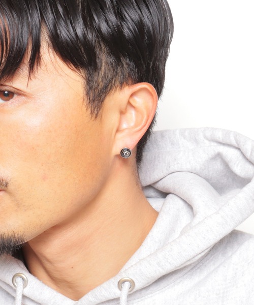 ANCHOR(アンカー)の「カットグラス ピアス マス 10mm(ピアス(片耳用)・メンズ・シルバー・FREE)」の4枚目の写真