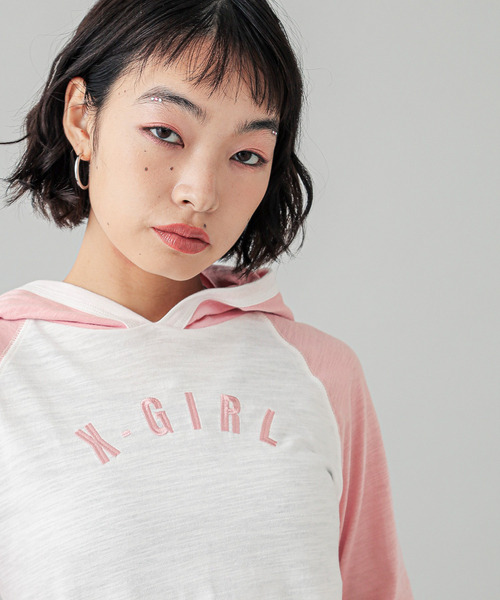 X-girl(エックスガール)の「RAGLAN L/S HOODIE(パーカー・レディース・ベージュ/ブラック/ホワイト・S/M)」の4枚目の写真