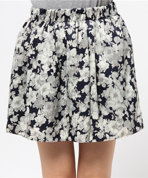 laboratory work（ラボラトリーワーク）の「マイクロサテン花柄キュロット（スカート・レディース・ネイビー/グレー系その他・MEDIUM）」の4枚目の写真