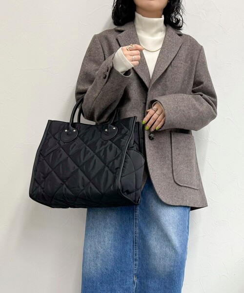 fredy emue（フレディエミュ）の「キルティングスクエアトートバッグ（トートバッグ・レディース・ブラック/ブラック系その他2・FREE）」の3枚目の写真