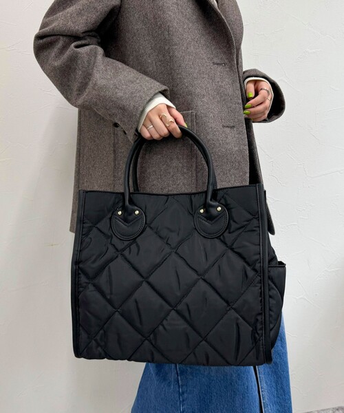 fredy emue（フレディエミュ）の「キルティングスクエアトートバッグ（トートバッグ・レディース・ブラック/ブラック系その他2・FREE）」の5枚目の写真