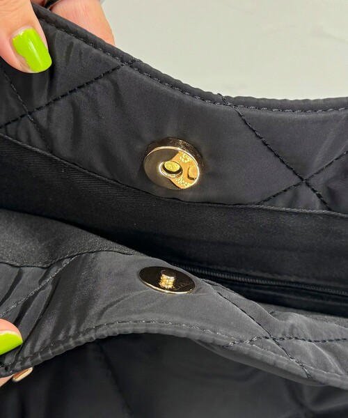 fredy emue（フレディエミュ）の「キルティングスクエアトートバッグ（トートバッグ・レディース・ブラック/ブラック系その他2・FREE）」の8枚目の写真