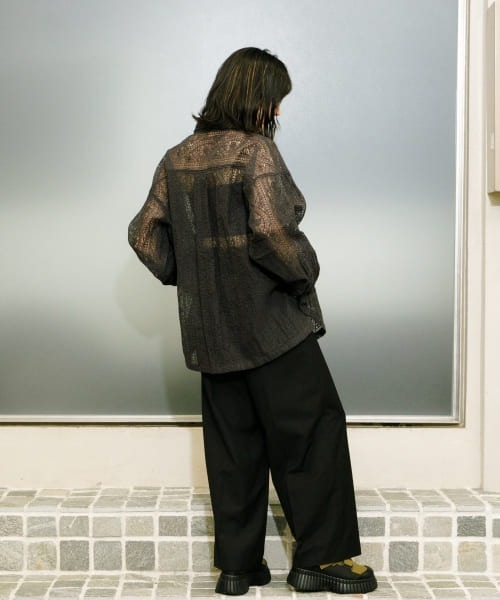 KBF（ケイビーエフ）の「シアーエンブロイダリーBIGシャツ（シャツ/ブラウス・レディース・アイボリー/ライトブルー/チャコールグレー・ONE）」の13枚目の写真