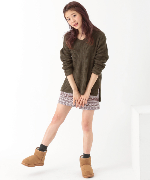 earth music&ecology(アースミュージックアンドエコロジー)の「アゼVニットプルオーバー(ニット/セーター・レディース・レンガ/ブラウン/ブラック/カーキ・FREE)」の15枚目の写真