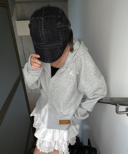 lilful（リルフル）の「パッチ付き ワンポイント ダブルジップ ショートパーカー（パーカー・レディース・グレー/ブラック/ブラック系その他・M/L）」の14枚目の写真