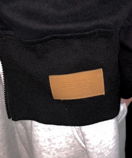 lilful（リルフル）の「パッチ付き ワンポイント ダブルジップ ショートパーカー（パーカー・レディース・グレー/ブラック/ブラック系その他・M/L）」の21枚目の写真