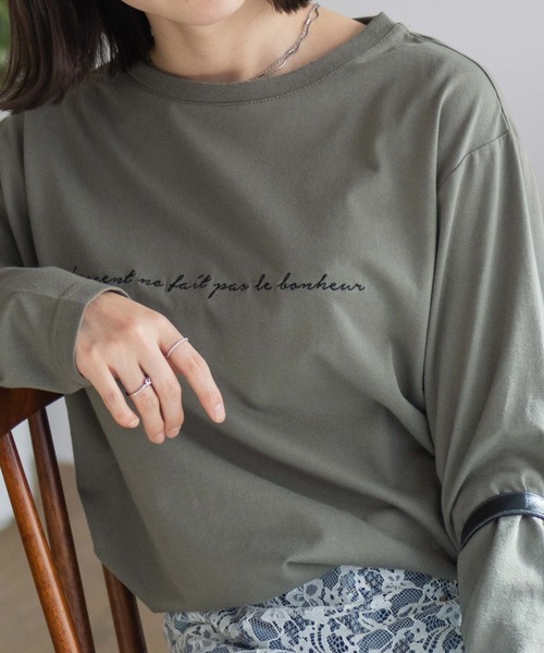 NAVY(ネイビー)の「NAVY 刺繍ロゴ長袖Tシャツ(Tシャツ/カットソー・レディース・ブラック/オリーブ/ホワイト・M/L)」の3枚目の写真
