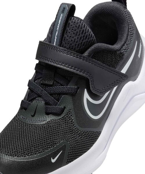 NIKE(ナイキ)の「ナイキ コズミック ランナー リトルキッズシューズ / Nike Cosmic Runner Little Kids' Shoes HM4400-003 Black(スニーカー・キッズ・ブラック・16.5/17/17.5/18/18.5/19/19.5/20/20.5/21/21.5/22)」の7枚目の写真