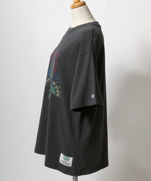Disney(ディズニー)の「Disney villains× DISCUS ATHLETICコラボ ロックプリントTシャツ メンズ レディース ユニセックス/ディズニー(Tシャツ/カットソー・レディース・ブラック系1/ブラック系3/ブラック系5/ブラック系6/ブラック系7/ブラック系8/ブラック系2/ブラック系4・M)」の19枚目の写真