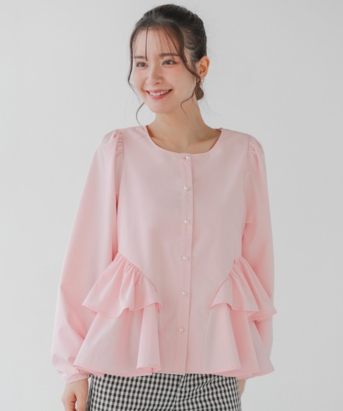 Fit more(フィットモア)の「パールボタンペプラムフリルブラウス(シャツ/ブラウス・レディース・ピンク/ブラック/ホワイト・FREE)」の1枚目の写真