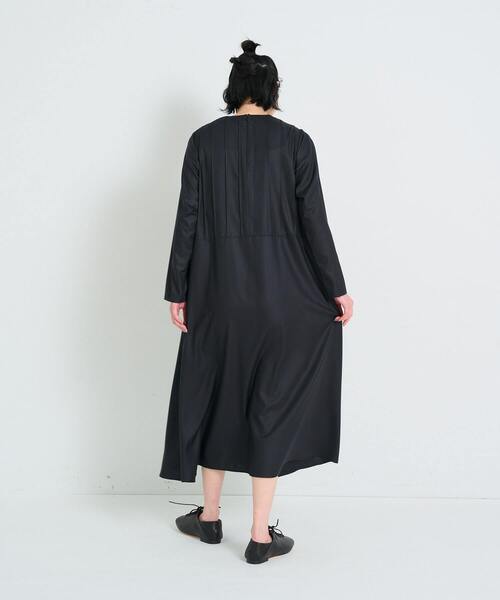 conges payes ADIEU TRISTESSE(コンジェ ペイエ アデュートリステス)の「フロントピンタックワンピース(ワンピース・レディース・ブラック・L/M)」の6枚目の写真