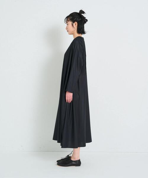 conges payes ADIEU TRISTESSE(コンジェ ペイエ アデュートリステス)の「フロントピンタックワンピース(ワンピース・レディース・ブラック・L/M)」の8枚目の写真
