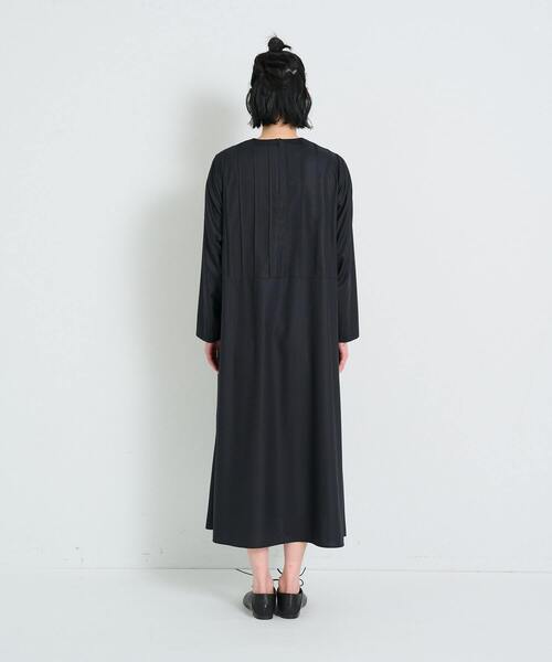 conges payes ADIEU TRISTESSE(コンジェ ペイエ アデュートリステス)の「フロントピンタックワンピース(ワンピース・レディース・ブラック・L/M)」の9枚目の写真