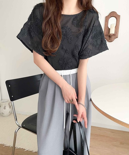 classicalelf(クラシカルエルフ)の「大人のおしゃれ度ワンランクアップ。チュールフラワーコード刺繍半袖Tシャツ(Tシャツ/カットソー・レディース・チャコール/ホワイト/ブラック・LARGE/MEDIUM/SMALL/X-LARGE)」の21枚目の写真