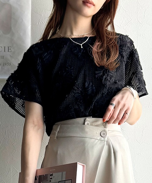 classicalelf(クラシカルエルフ)の「大人のおしゃれ度ワンランクアップ。チュールフラワーコード刺繍半袖Tシャツ(Tシャツ/カットソー・レディース・チャコール/ホワイト/ブラック・LARGE/MEDIUM/SMALL/X-LARGE)」の13枚目の写真