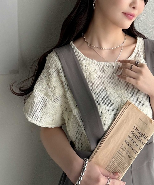 classicalelf(クラシカルエルフ)の「大人のおしゃれ度ワンランクアップ。チュールフラワーコード刺繍半袖Tシャツ(Tシャツ/カットソー・レディース・チャコール/ホワイト/ブラック・LARGE/MEDIUM/SMALL/X-LARGE)」の10枚目の写真
