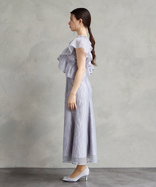 AIMER（エメ）の「フリルブラウス×フローライン刺繍キャミソールワンピース セットパーティードレス　結婚式　お呼ばれ　ドレス　20代 30代（ドレス・レディース・イエロー/ブラック/グレイッシュブルー・LARGE/MEDIUM/SMALL）」の19枚目の写真