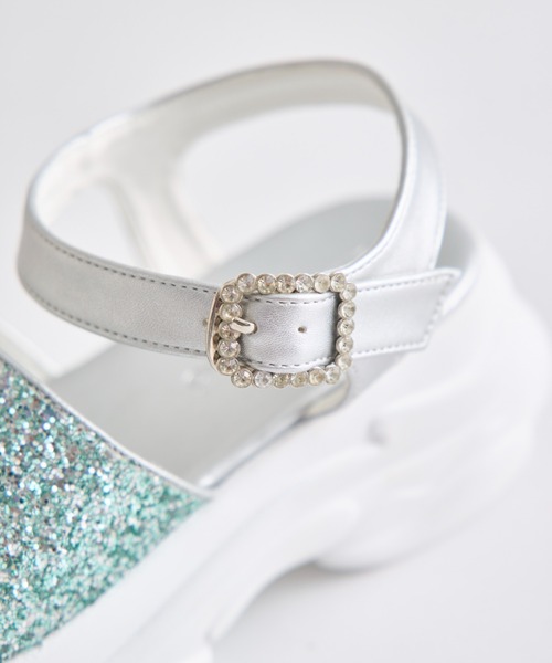 OLIVE des OLIVE（オリーブデオリーブ）の「グリッターサンダル（サンダル・レディース・ホワイト系その他/ミント/ブラック系その他・SMALL/MEDIUM/LARGE）」の4枚目の写真