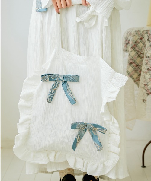 kutir（クティール）の「【クティールとレトロ】フリルリボントートバッグ（トートバッグ・レディース・オフホワイト/ホワイト系その他/ベージュ系その他/ベージュ・FREE）」の2枚目の写真