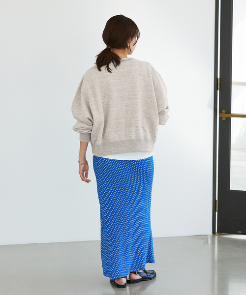 IENA(イエナ)の「《追加》BLACK オーバーサイズスウェット(スウェット・レディース・ネイビー/グレー・FREE)」の21枚目の写真