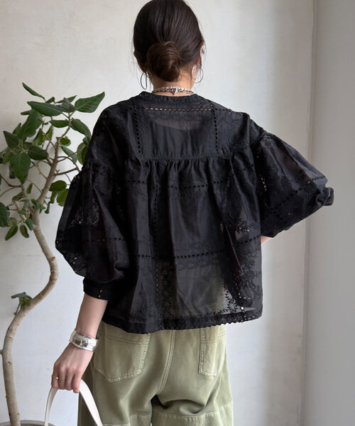 DouDou(ドゥドゥ)の「刺繍レースブラウス(シャツ/ブラウス・レディース・ホワイト/ブラック・FREE)」の11枚目の写真