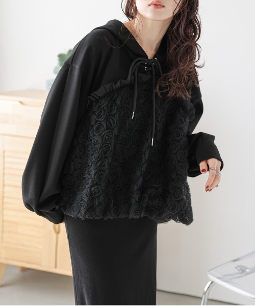 AMELY(エミリー)の「チュールフラワードッキングパーカー(パーカー・レディース・ブラック/グレー/ブラック×ホワイト・フリー)」の9枚目の写真
