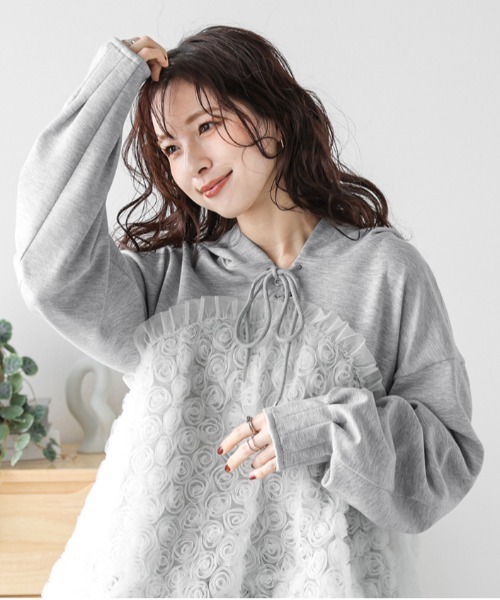 AMELY(エミリー)の「チュールフラワードッキングパーカー(パーカー・レディース・ブラック/グレー/ブラック×ホワイト・フリー)」の18枚目の写真