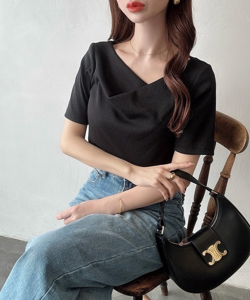 Meiru(メイル)の「アシメネックリブカットソー(Tシャツ/カットソー・レディース・チャコール/ホワイト/ブラック・LARGE/MEDIUM/SMALL)」の4枚目の写真