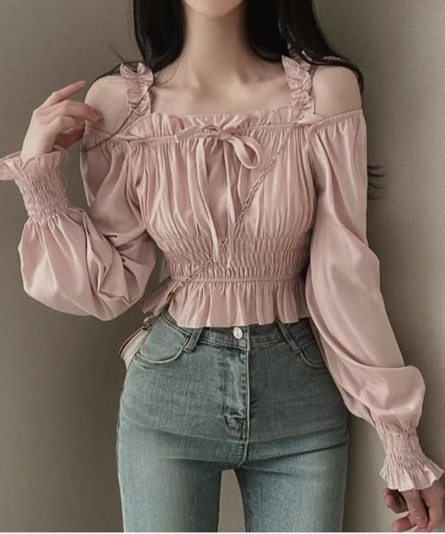 gossip！ロサンゼルス（ゴシップロサンゼルス）の「Y2K フリルリボンギャザーオフショルブラウス（Tシャツ/カットソー・レディース・ピンク/ホワイト/ブラック・FREE）」の3枚目の写真