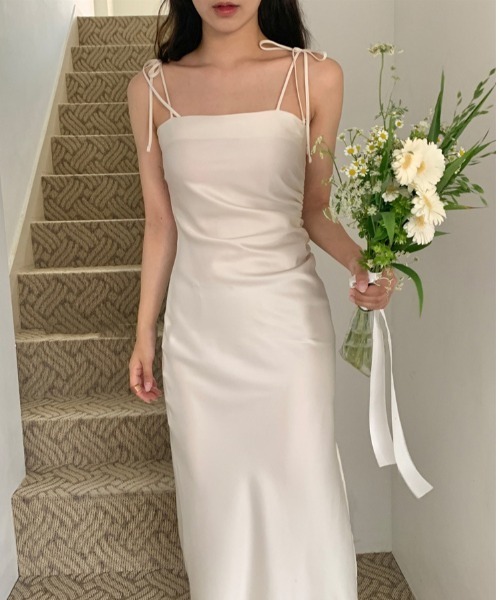 YUGA(ユーガ)の「YUGA_YGMC Ribbon camisole dress(ワンピース・レディース・ブラック/オフホワイト・M/S)」の2枚目の写真