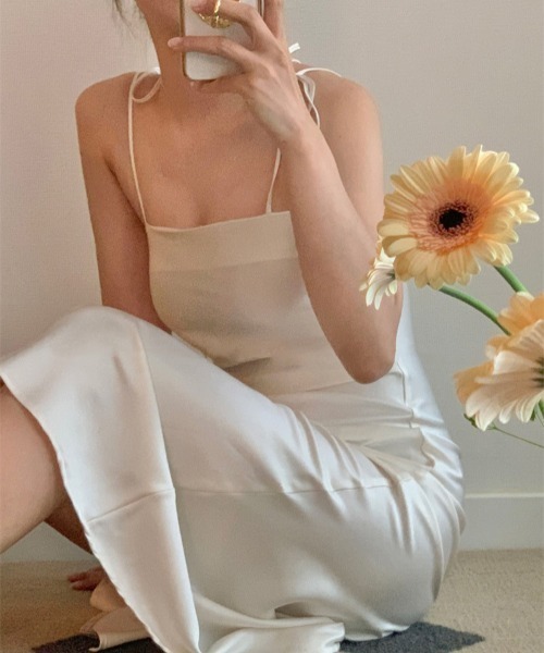 YUGA(ユーガ)の「YUGA_YGMC Ribbon camisole dress(ワンピース・レディース・ブラック/オフホワイト・M/S)」の11枚目の写真