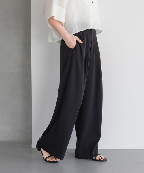 A part by（アパートバイ）の「【Sサイズ展開・洗える】イージーストレートパンツ（スラックス・レディース・ブラウン/ベージュ/ブラック/アイボリー・SMALL/MEDIUM）」の19枚目の写真