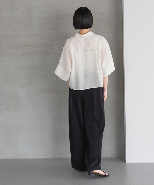 A part by（アパートバイ）の「【Sサイズ展開・洗える】イージーストレートパンツ（スラックス・レディース・ブラウン/ベージュ/ブラック/アイボリー・SMALL/MEDIUM）」の18枚目の写真