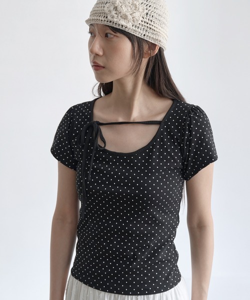 UNE MANSION（ユヌマンション）の「【UNE ORIGINAL】ラブリーくるくるストリングショルダーパフフロントリボンドットパターンTシャツカットソー（Tシャツ/カットソー・レディース・グレー/ブラック/ホワイト・MEDIUM/SMALL）」の14枚目の写真