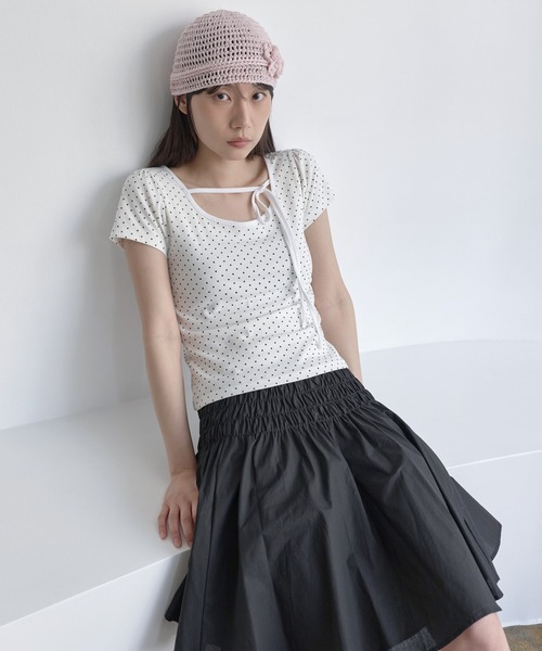 UNE MANSION（ユヌマンション）の「【UNE ORIGINAL】ラブリーくるくるストリングショルダーパフフロントリボンドットパターンTシャツカットソー（Tシャツ/カットソー・レディース・グレー/ブラック/ホワイト・MEDIUM/SMALL）」の18枚目の写真