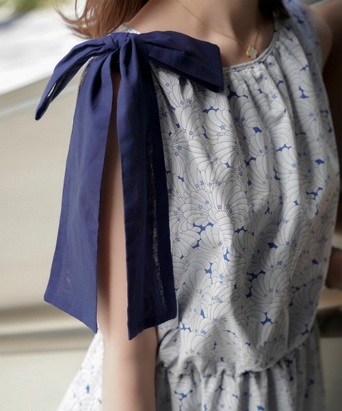 HUIT bouquet(ユイット)の「ショルダーリボン ワンピース Made with Liberty Fabric HUIT(ワンピース・レディース・ブルー系その他2/ブルー系その他・M/S)」の8枚目の写真
