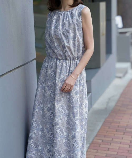 HUIT bouquet(ユイット)の「ショルダーリボン ワンピース Made with Liberty Fabric HUIT(ワンピース・レディース・ブルー系その他2/ブルー系その他・M/S)」の4枚目の写真