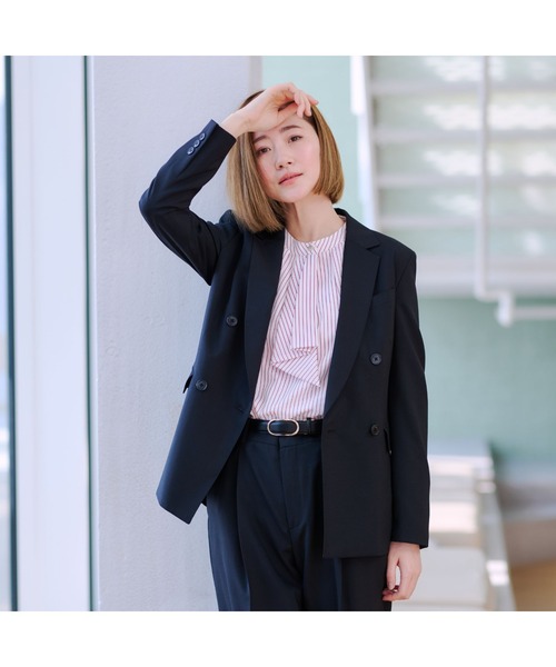 AOYAMA(アオヤマ)の「【洗える・ストレッチ・防シワ】定番!黒無地ダブルジャケット|オフィス&通勤&入卒&オケージョン|セットアップ着用可・大きいサイズあり|(スーツジャケット・レディース・ブラック・9号/11号/13号/15号/7号/5号/17号)」の3枚目の写真