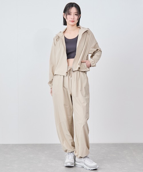 NERGY（ナージー）の「ナージー NERGY ALPENラッシュパーカー（パーカー・レディース・チャコールグレー/ベージュ・M/L）」の15枚目の写真