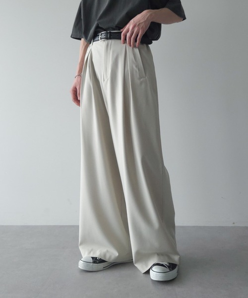 ANEDIST(アンディスト)の「ボックスタックワイドストレートパンツ(スラックス・メンズ・グリーン/ベージュ/ブラック・M/L)」の2枚目の写真