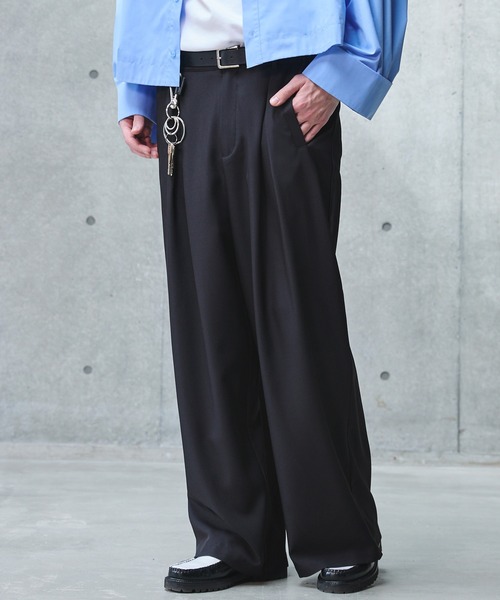 ANEDIST(アンディスト)の「ボックスタックワイドストレートパンツ(スラックス・メンズ・グリーン/ベージュ/ブラック・M/L)」の1枚目の写真