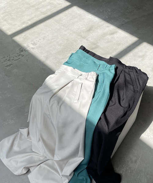 ANEDIST(アンディスト)の「ボックスタックワイドストレートパンツ(スラックス・メンズ・グリーン/ベージュ/ブラック・M/L)」の10枚目の写真