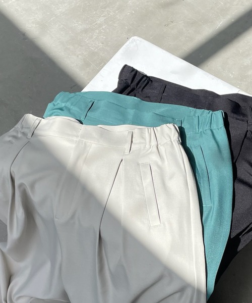 ANEDIST(アンディスト)の「ボックスタックワイドストレートパンツ(スラックス・メンズ・グリーン/ベージュ/ブラック・M/L)」の11枚目の写真