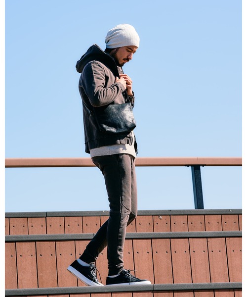 wjk(ダヴルジェイケイ)の「KOBE LEATHER sacoche(ショルダーバッグ・メンズ・ブラック・FREE)」の8枚目の写真