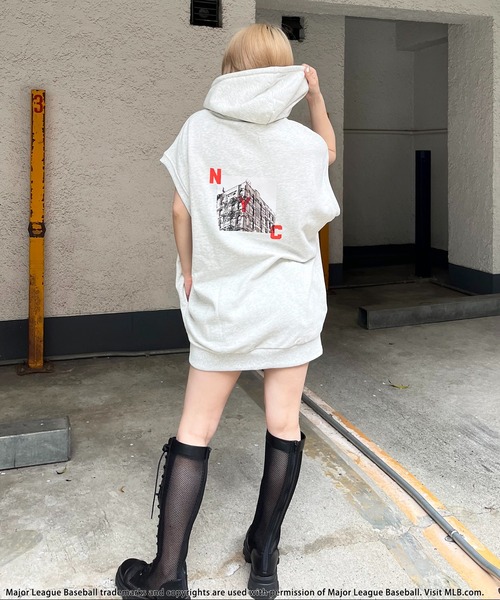 BACK TO THE FIELD（バック トゥー ザ フィールド）の「【MLB】フォトアートBIGパーカー（パーカー・レディース・グレー/ブラック/グリーン・FREE）」の11枚目の写真