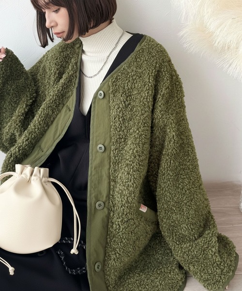 Java(ジャバ)の「《JaVaジャバコラボ》オーバーサイズがトレンド!異素材切り替え配色ボアジャケット♪ アウター(ブルゾン・レディース・ブラック/アイボリー/カーキ/ベージュ・LARGE/MEDIUM/SMALL/X-LARGE)」の16枚目の写真